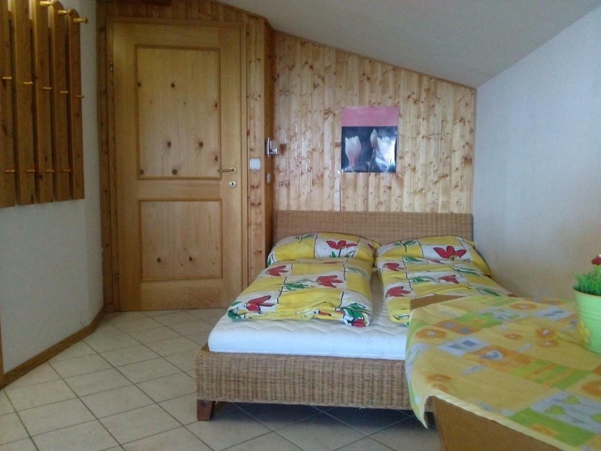 Almhaus Florian Apartman Treffen Kültér fotó