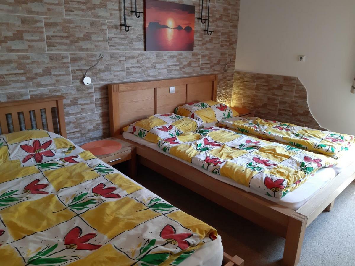 Almhaus Florian Apartman Treffen Kültér fotó